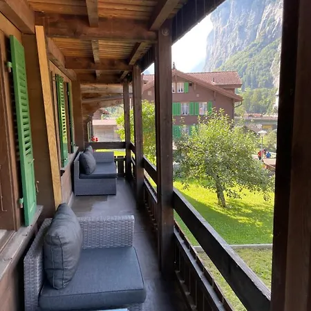 Staubbach View - Traditional Apartment Lauterbrunnen